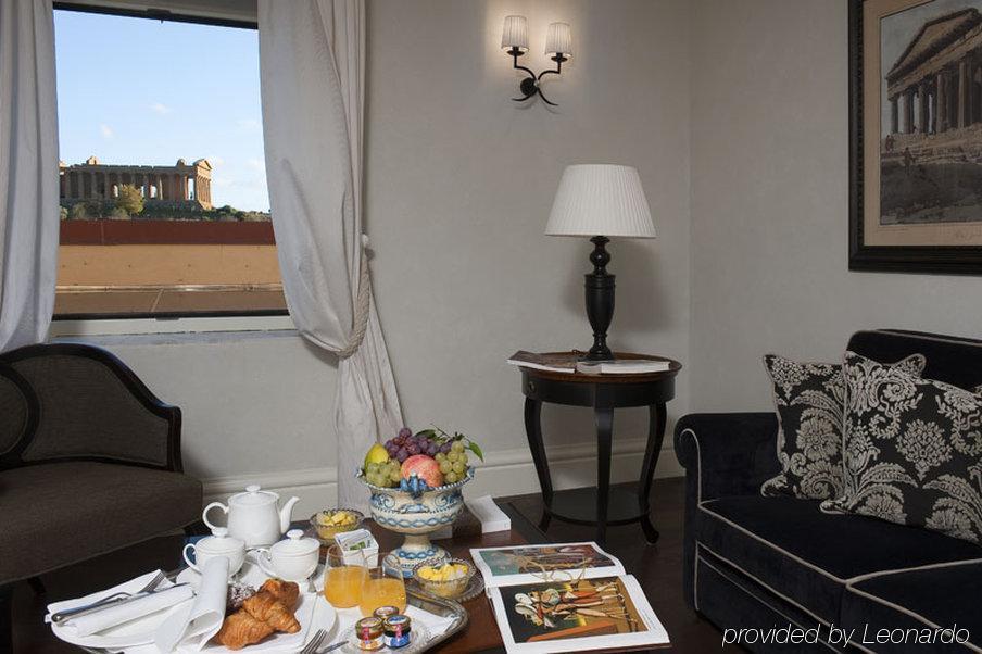 Hotel Villa Athena Agrigento Camera foto A room at the hotel