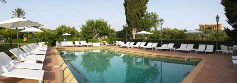 Hotel Villa Athena Agrigento Esterno foto The swimming pool at the hotel